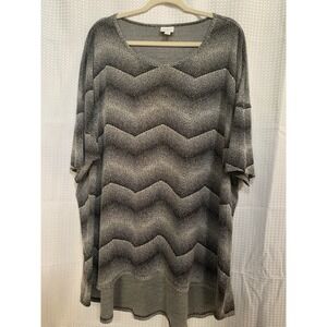 LuLaRoe Women's Black Gray White Short‎ Sleeve Top Size 3X